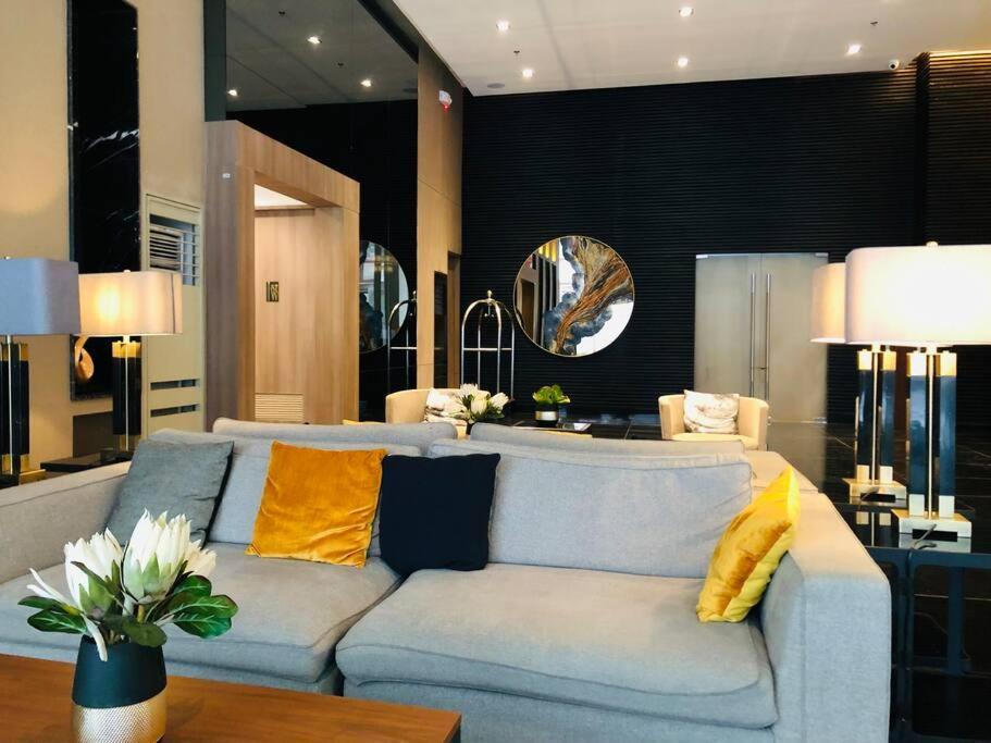 Air Residence 1Br With Balcony Free Netflix And Disney Plus マニラ市 エクステリア 写真