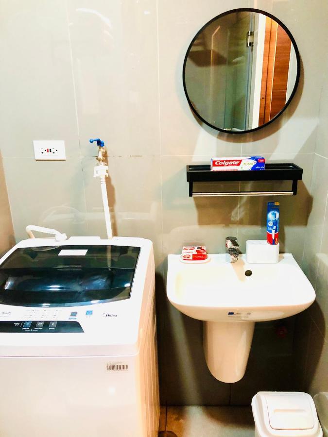 Air Residence 1Br With Balcony Free Netflix And Disney Plus マニラ市 エクステリア 写真