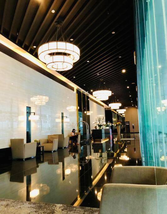 Air Residence 1Br With Balcony Free Netflix And Disney Plus マニラ市 エクステリア 写真